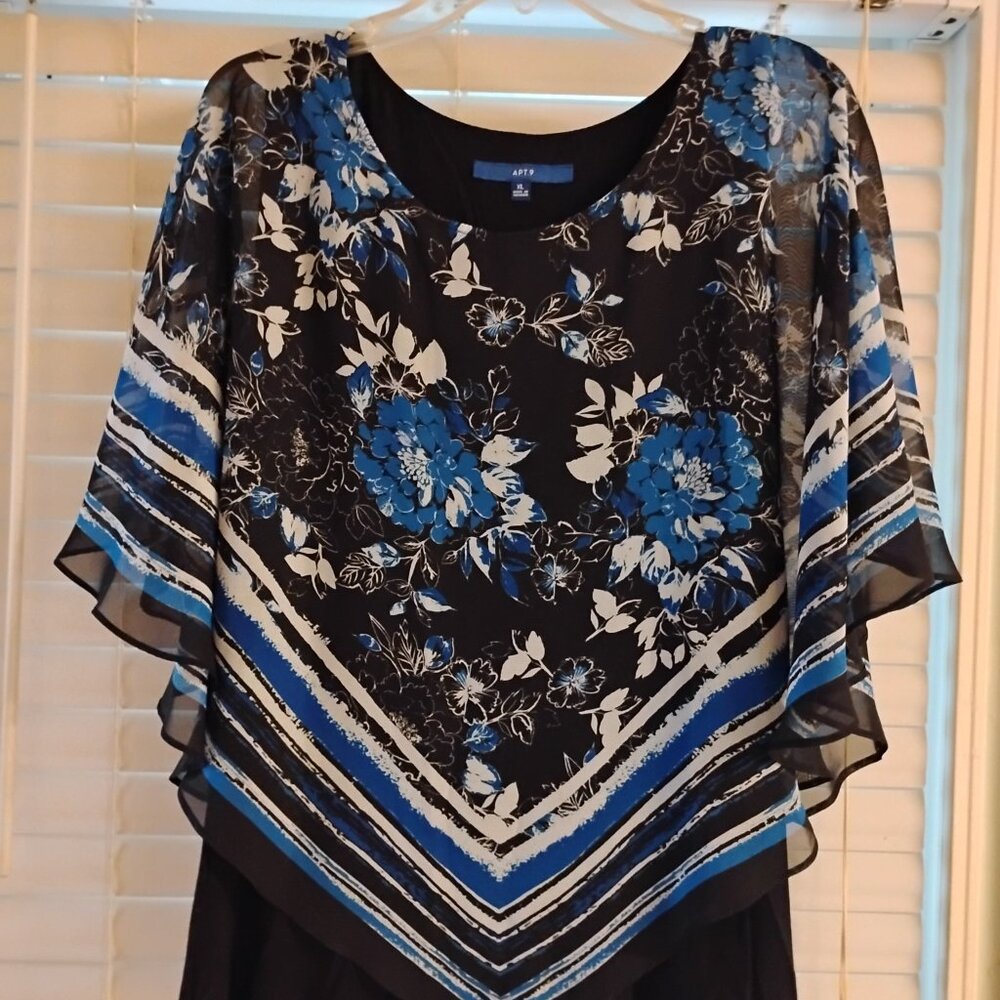 Blue and black flowing top with flowery print. XL. Brand APT 9. Really cute.